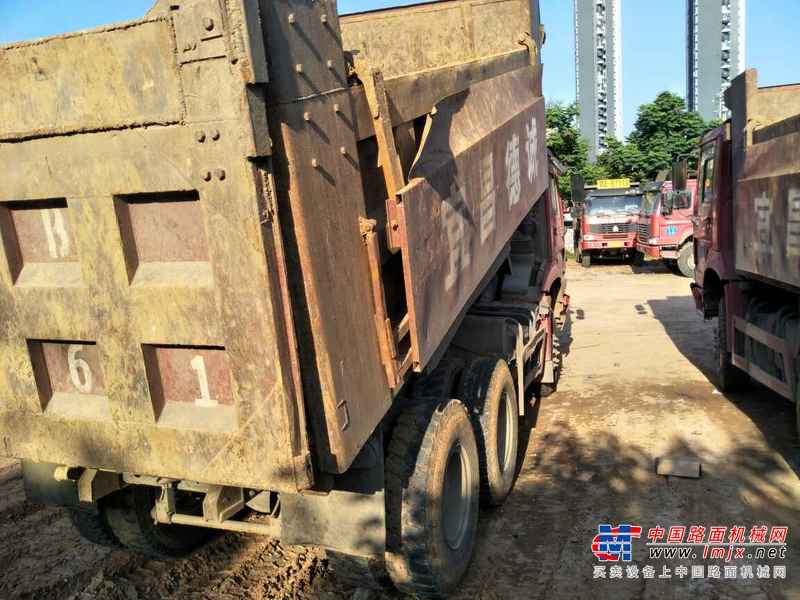 湖北出售转让二手2010年中国重汽ZZ3317N3867C1L自卸车