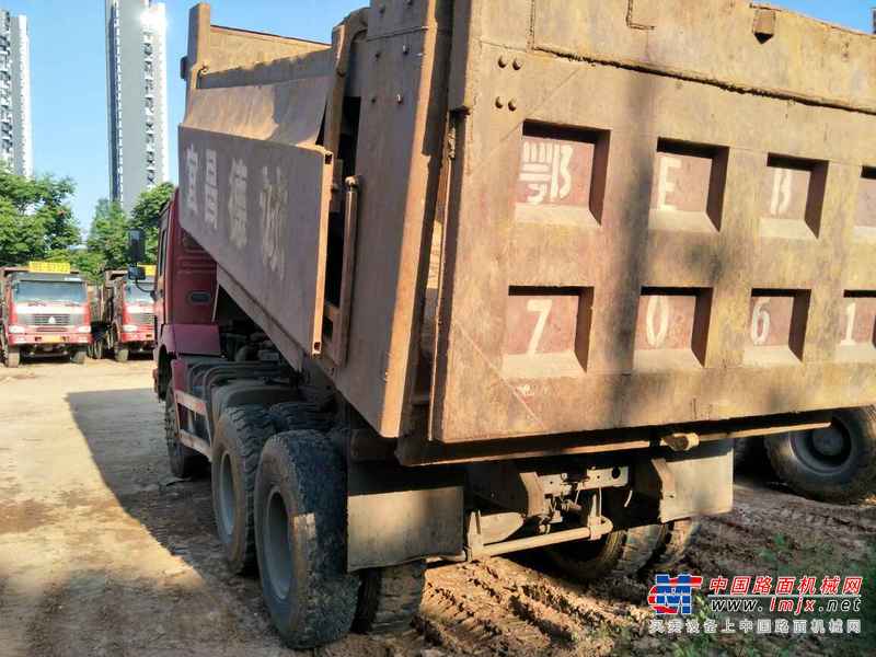 湖北出售转让二手2010年中国重汽ZZ3317N3867C1L自卸车