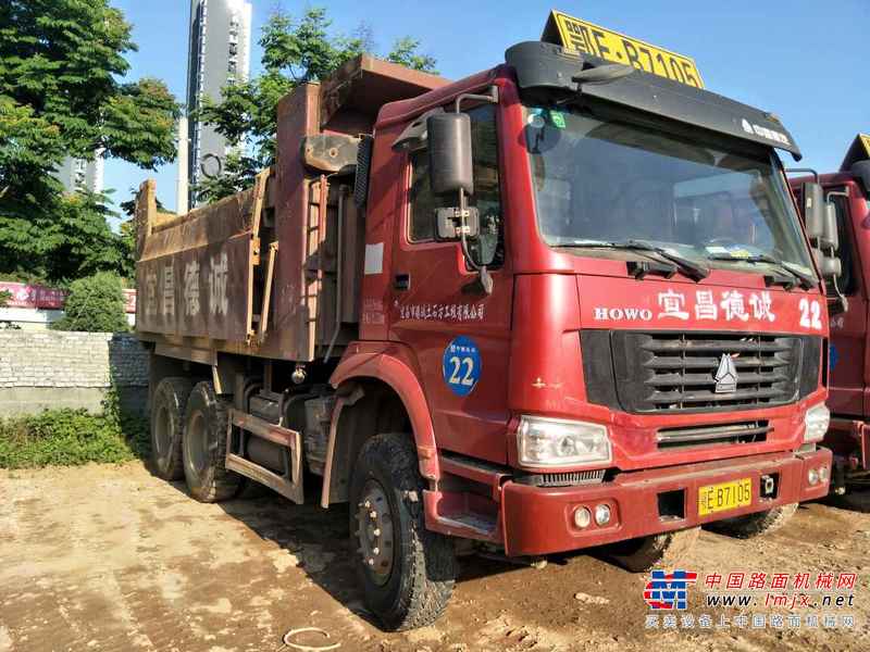 湖北出售转让二手2010年中国重汽ZZ3317N3867C1L自卸车