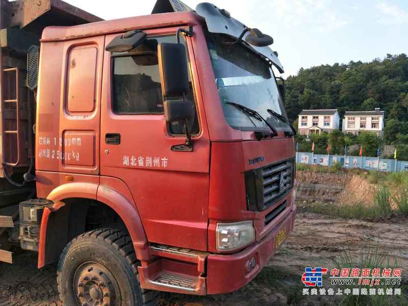 湖北出售转让二手2010年中国重汽ZZ3317N4267C1自卸车