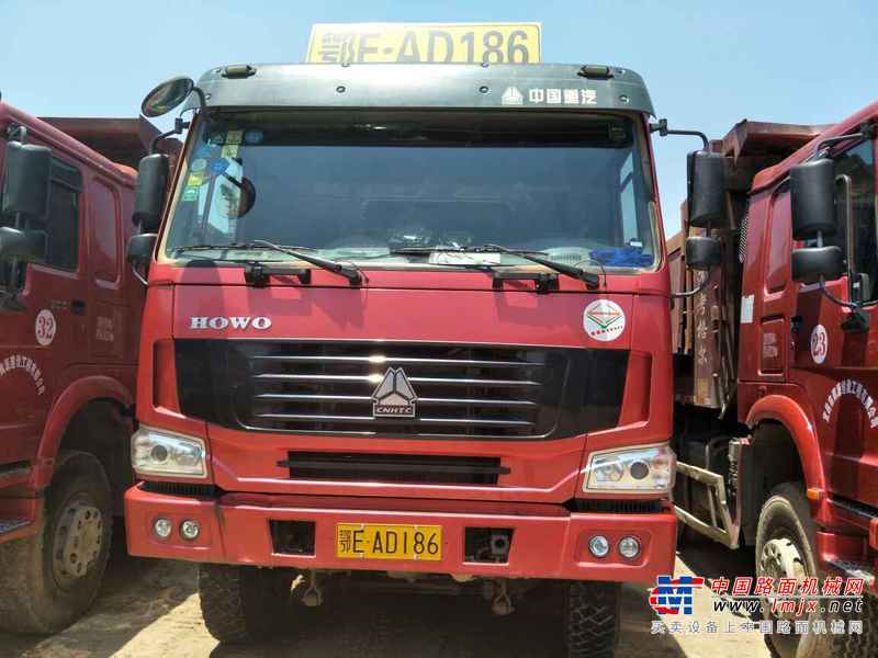 湖北出售转让二手2011年中国重汽ZZ3317N4267C1自卸车