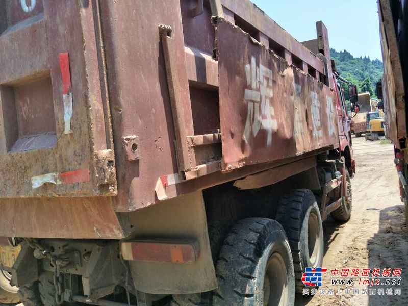 湖北出售转让二手2011年中国重汽ZZ3317N4267C1自卸车