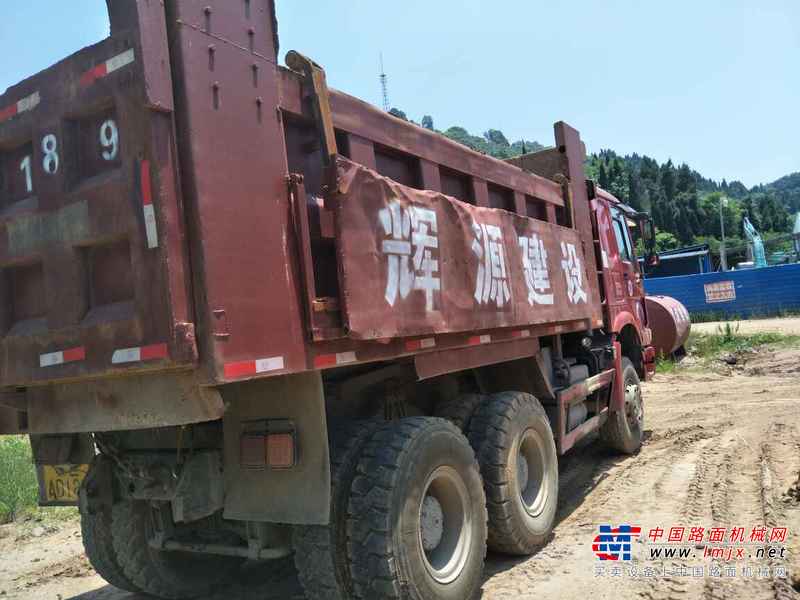 湖北出售转让二手2011年中国重汽ZZ3317N4267C1自卸车