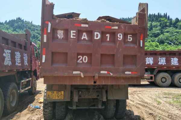 湖北出售转让二手2011年中国重汽ZZ3317N4267C1自卸车