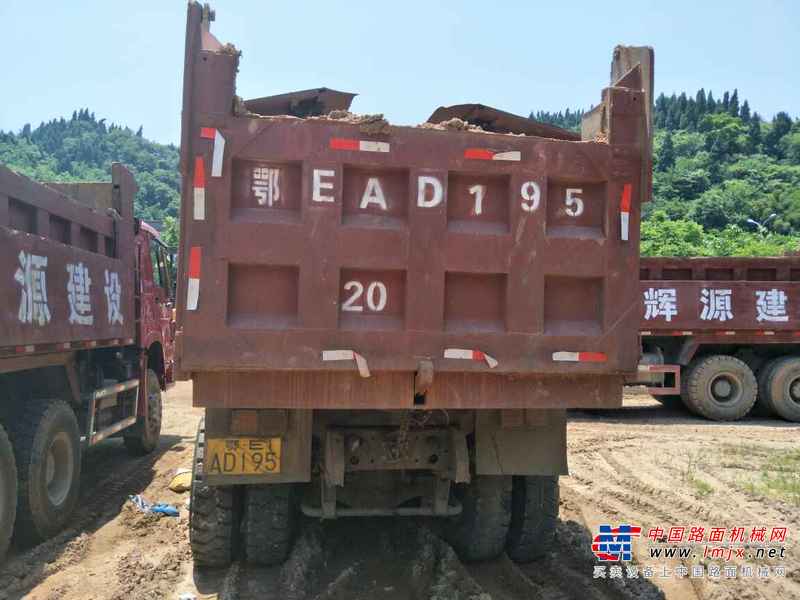 湖北出售转让二手2011年中国重汽ZZ3317N4267C1自卸车