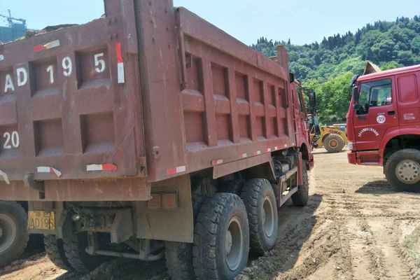 湖北出售转让二手2011年中国重汽ZZ3317N4267C1自卸车