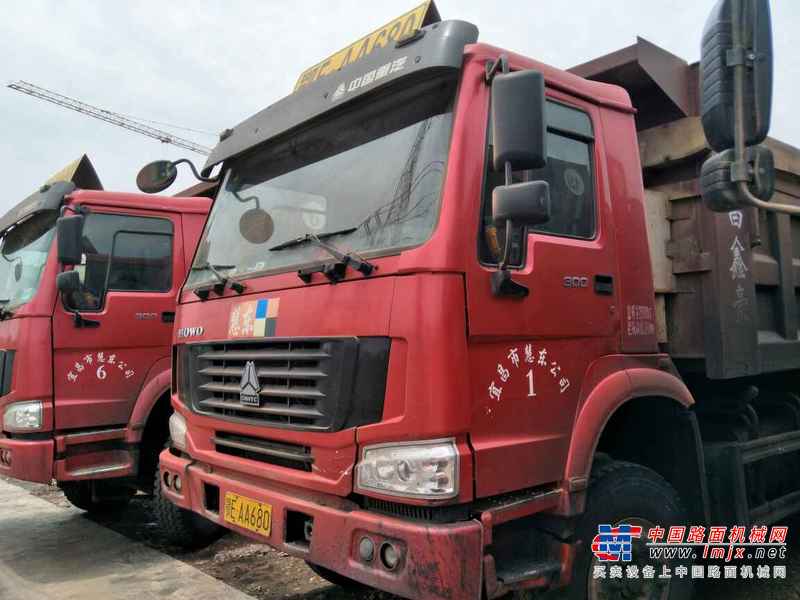 湖北出售转让二手2011年中国重汽ZZ3317N4267C1自卸车
