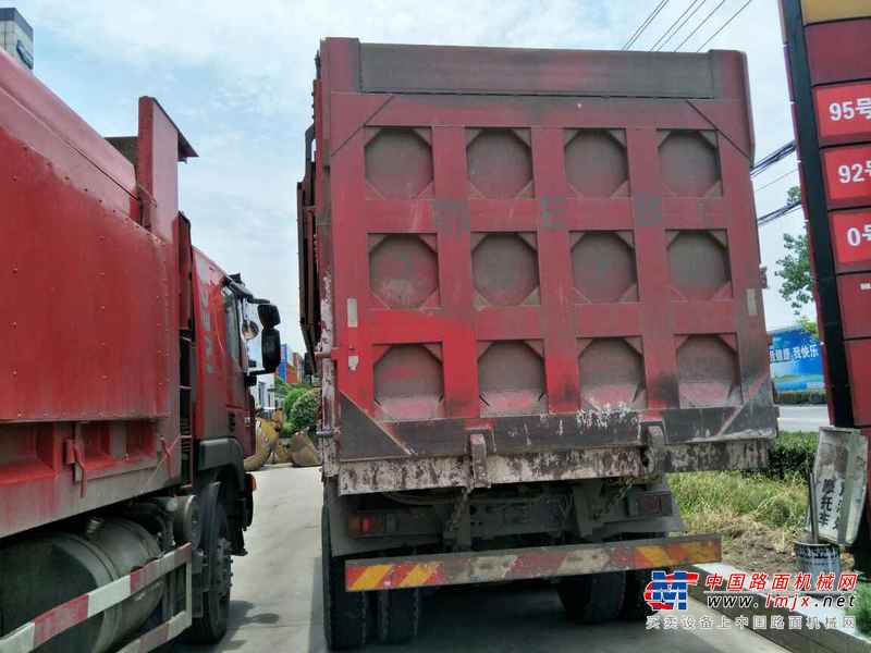 湖北出售转让二手2010年红岩CQ3254SMG324自卸车