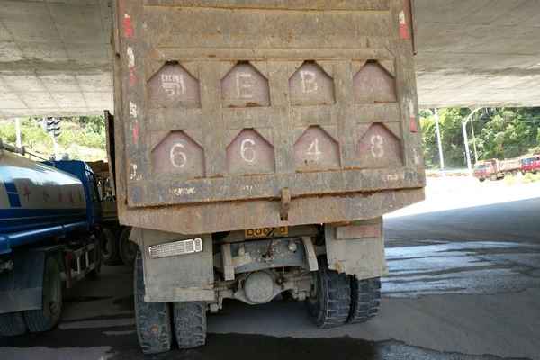 湖北出售转让二手2012年陕汽奥龙SX3255BR384自卸车