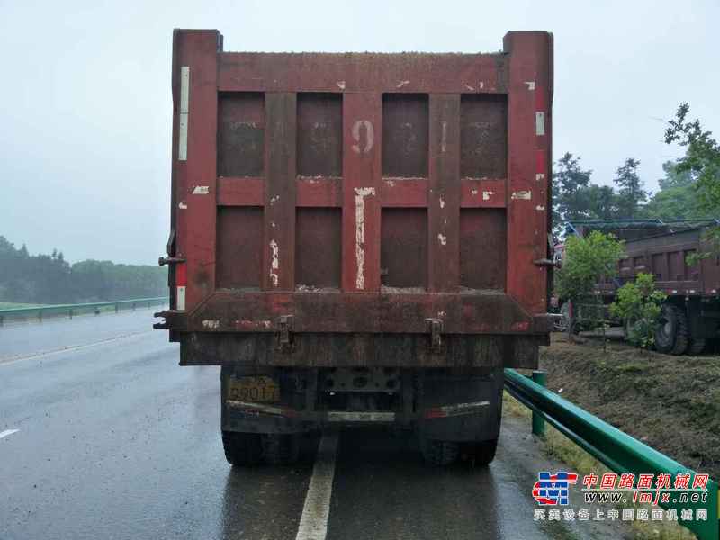 湖北出售转让二手2009年中国重汽ZZ3317N3867C1L自卸车