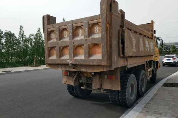湖北出售转让二手2012年红岩CQ3253TMG324自卸车