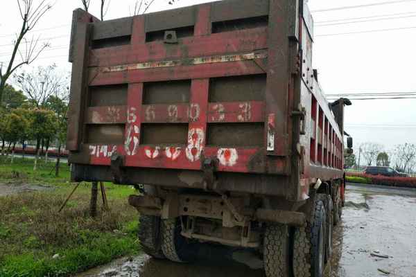 湖北出售转让二手2013年中国重汽豪沃ZZ3257M2941自卸车