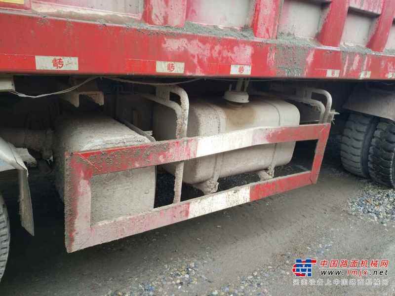 湖北出售转让二手2012年中国重汽豪沃ZZ3257N5247自卸车