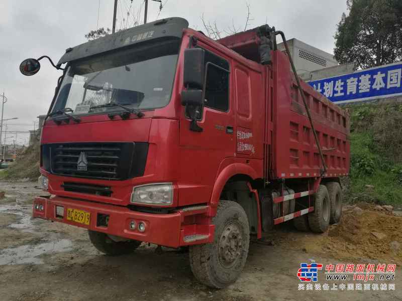 贵州出售转让二手2012年中国重汽豪沃ZZ5437N466741自卸车