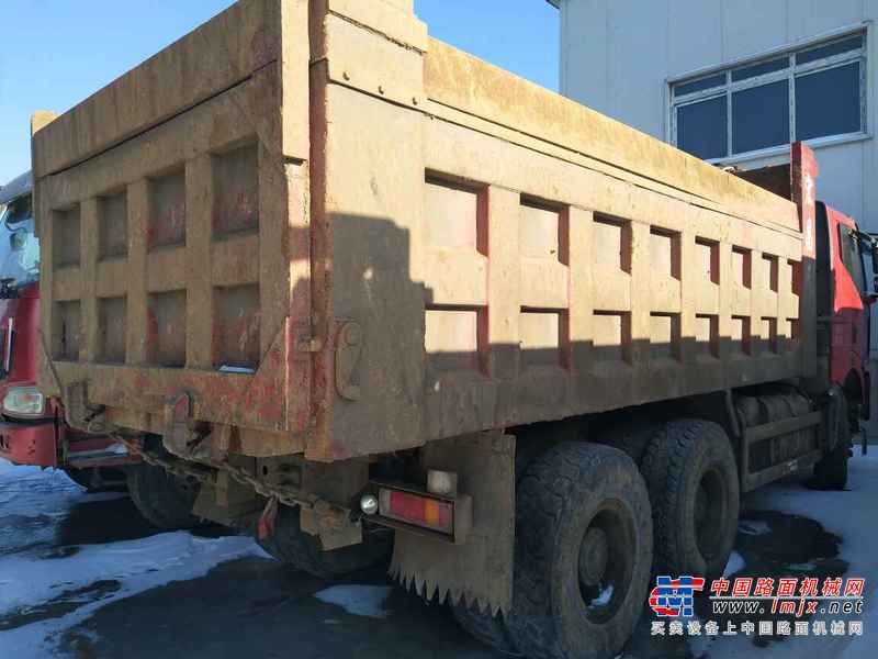 吉林出售转让二手2010年中国重汽豪泺ZZ3317N3568W自卸车