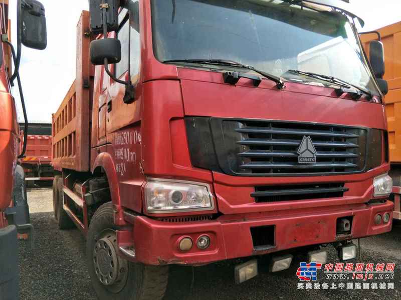 云南出售转让二手2011年中国重汽豪沃ZZ5437N466741自卸车