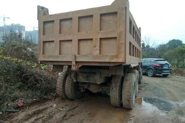 湖南出售转让二手2010年中国重汽豪泺ZZ3327N3847D自卸车