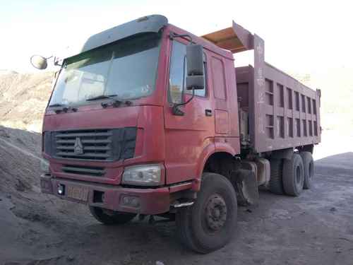 山西出售转让二手2012年中国重汽豪泺ZZ3317N3568W自卸车