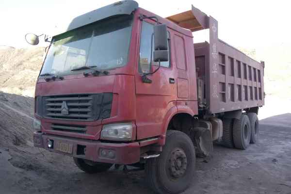 山西出售转让二手2012年中国重汽豪泺ZZ3317N3568W自卸车