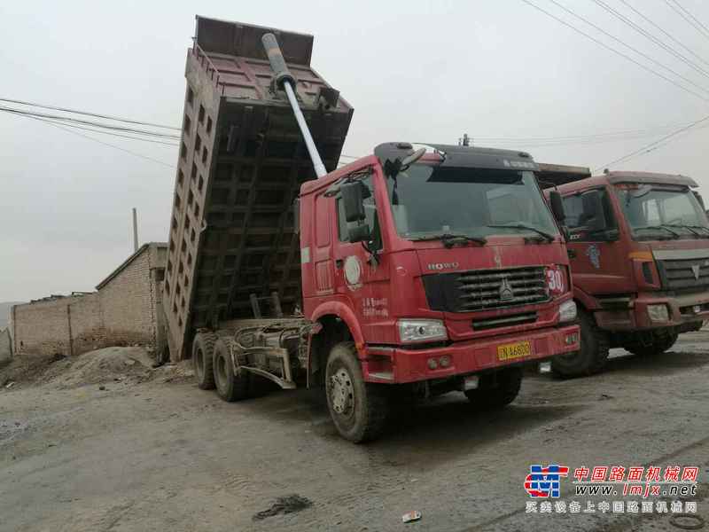 山西出售转让二手2011年中国重汽豪沃ZZ3257N5247自卸车