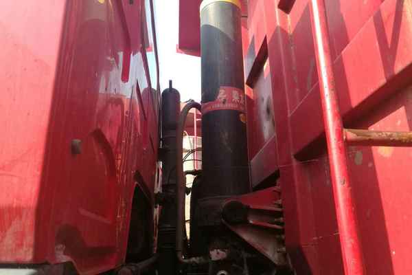 山西出售转让二手2013年东风柳汽乘龙LZ3310PEF自卸车