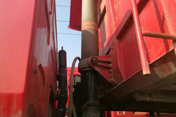 山西出售转让二手2013年东风柳汽乘龙LZ3310PEF自卸车