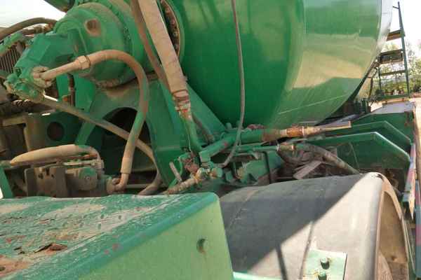 辽宁出售转让二手2010年华菱LZ5N2DE538A0D1758搅拌运输车