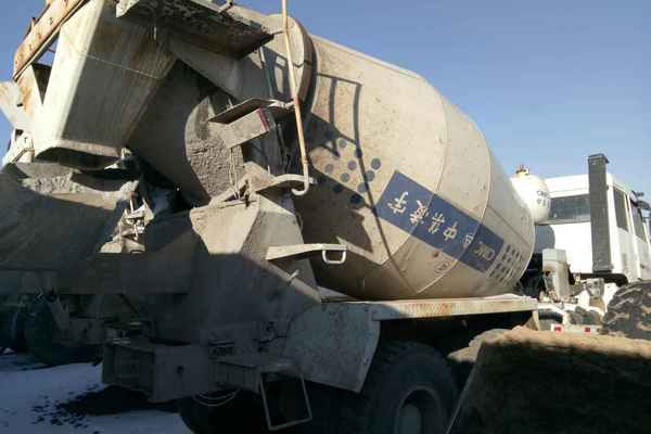 山西出售转让二手2009年陕汽德龙SX5255GJBJR384XC搅拌运输车