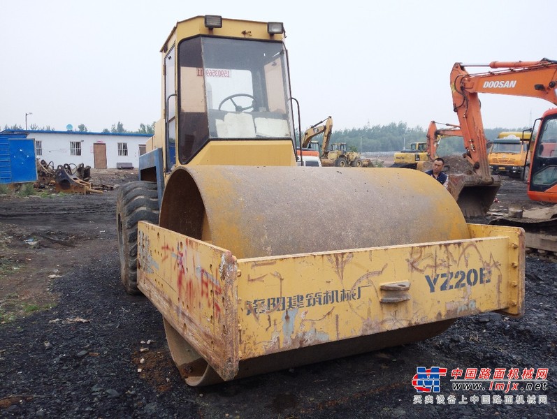 山西出售转让二手5000小时2005年洛建YZ20B单钢轮压路机