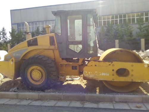 陕西出售转让二手3800小时2011年柳工CLG620A单钢轮压路机