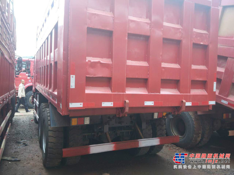 云南出售转让二手2012年中国重汽豪泺ZZ3257N3847A自卸车