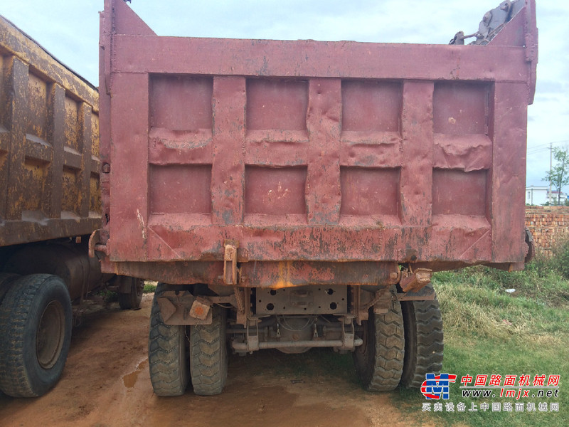 云南出售转让二手2010年中国重汽豪泺ZZ3257N3847A自卸车