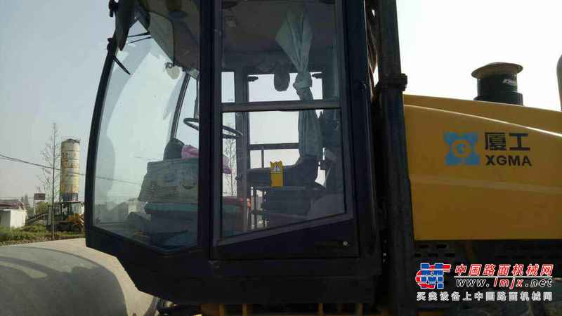 安徽出售转让二手8000小时2012年厦工XG6204M单钢轮压路机