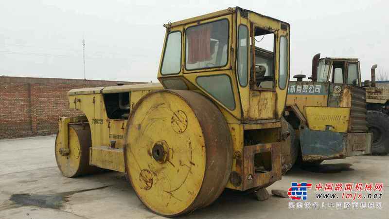 山西出售转让二手6700小时2004年洛建3Y18X21三轮压路机