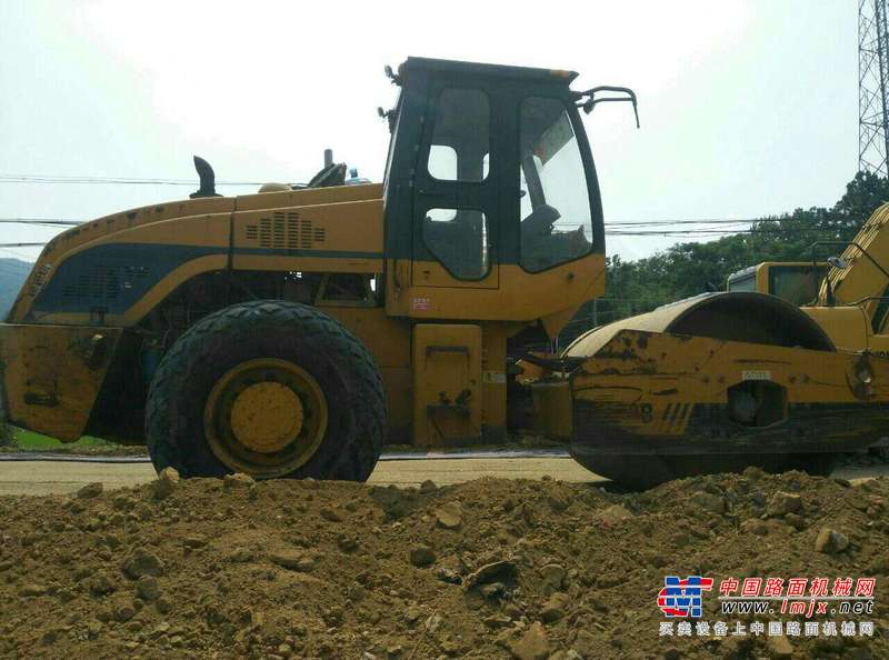 安徽出售转让二手6500小时2009年龙工LG520B单钢轮压路机