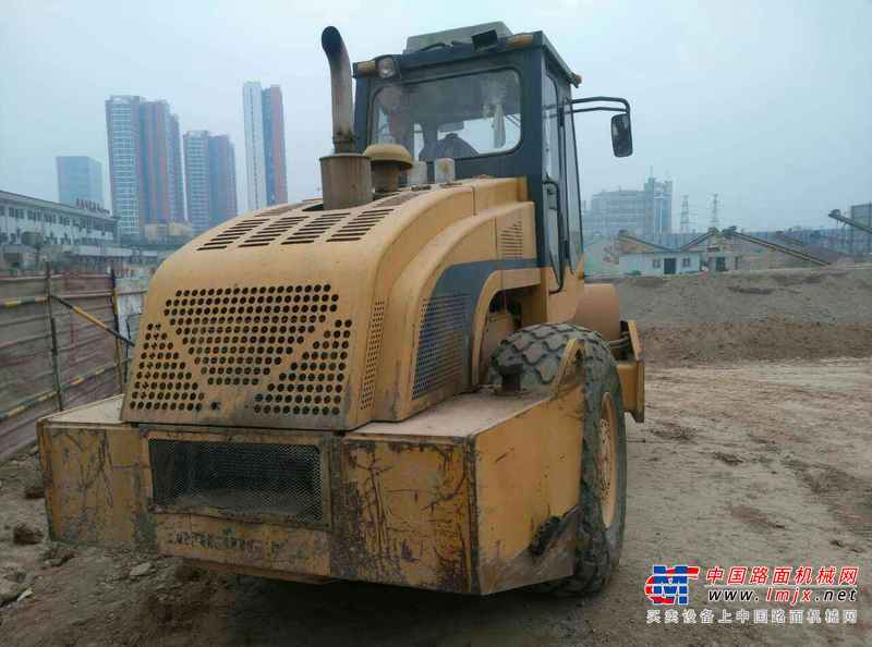 陕西出售转让二手4500小时2010年龙工LG522A单钢轮压路机