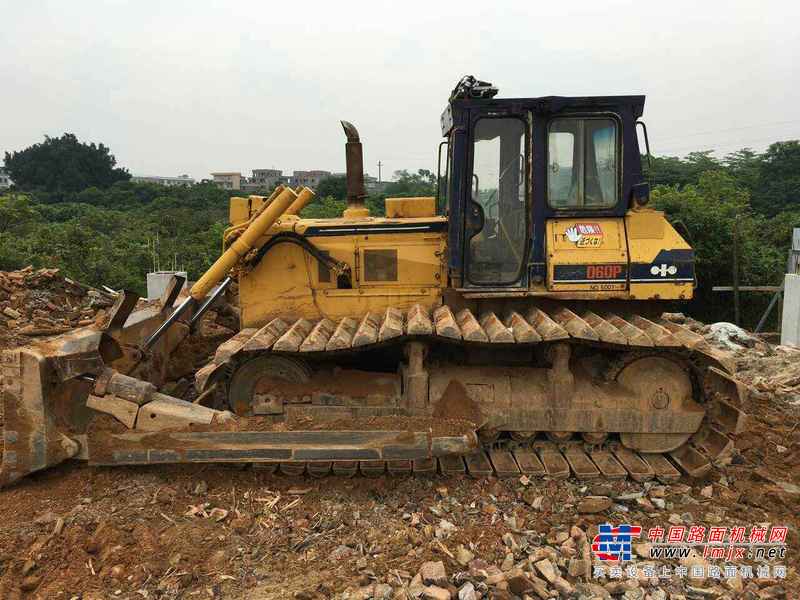 广东出售转让二手5300小时2004年小松D60P推土机