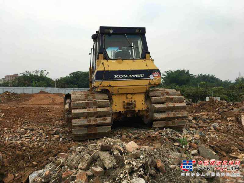 广东出售转让二手5300小时2004年小松D60P推土机