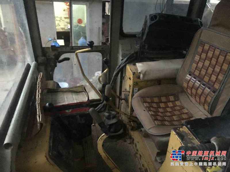 贵州出售转让二手18000小时2004年小松D60P推土机