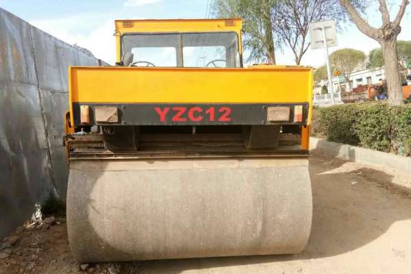 甘肃出售转让二手6000小时2009年洛建YZC12GS双钢轮压路机