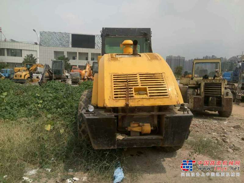 河南出售转让二手10800小时2005年洛阳路通LT220B单钢轮压路机