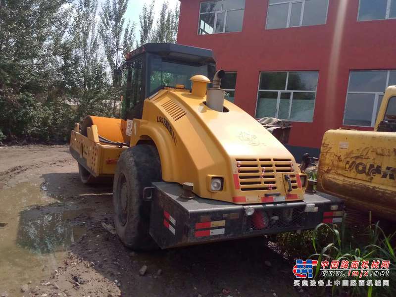 黑龙江出售转让二手5300小时2011年洛建LSS2101单钢轮压路机