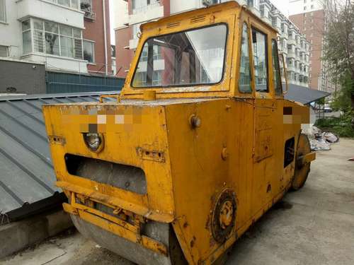 吉林出售转让二手6555小时2005年洛建YZD双钢轮压路机