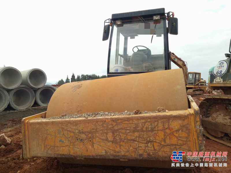 云南出售转让二手5623小时2010年厦工XG6224M单钢轮压路机