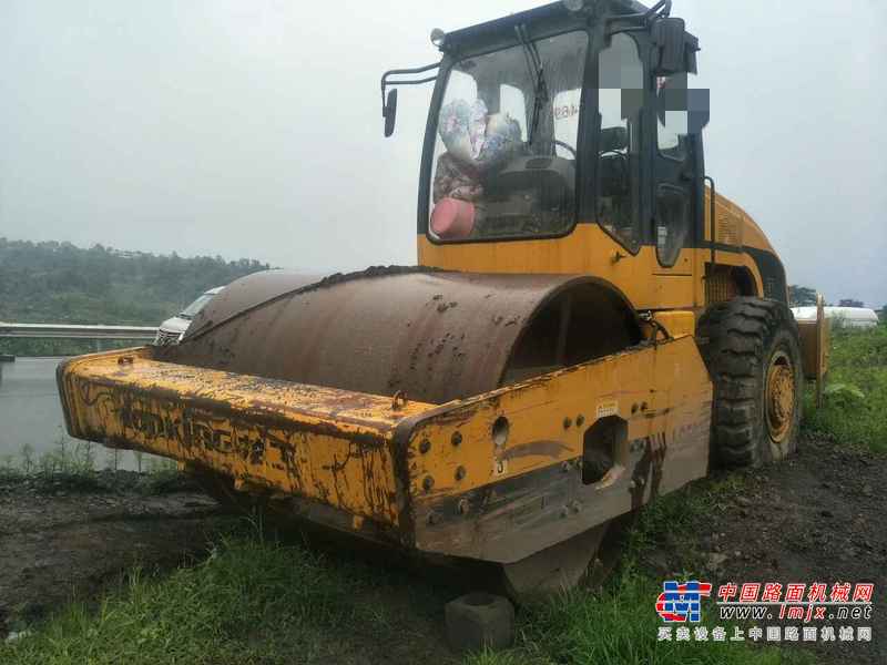 云南出售转让二手4216小时2011年龙工LG522D单钢轮压路机