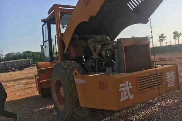 湖北出售转让二手2071小时2005年厦工XG6181单钢轮压路机