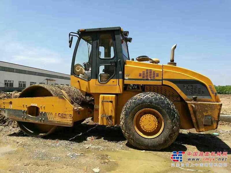 湖北出售转让二手10000小时2009年龙工LG520B单钢轮压路机