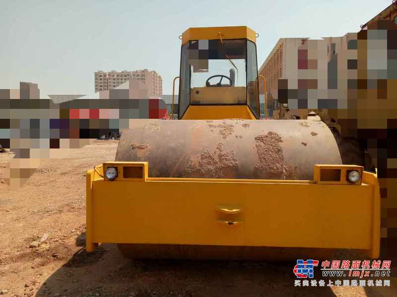 云南出售转让二手1348小时2005年洛建YZ22单钢轮压路机