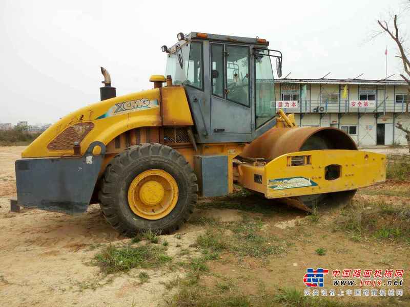 广东出售转让二手8000小时2009年徐工XS222J单钢轮压路机