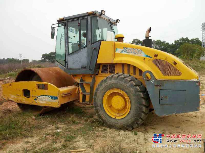 广东出售转让二手8000小时2009年徐工XS222J单钢轮压路机
